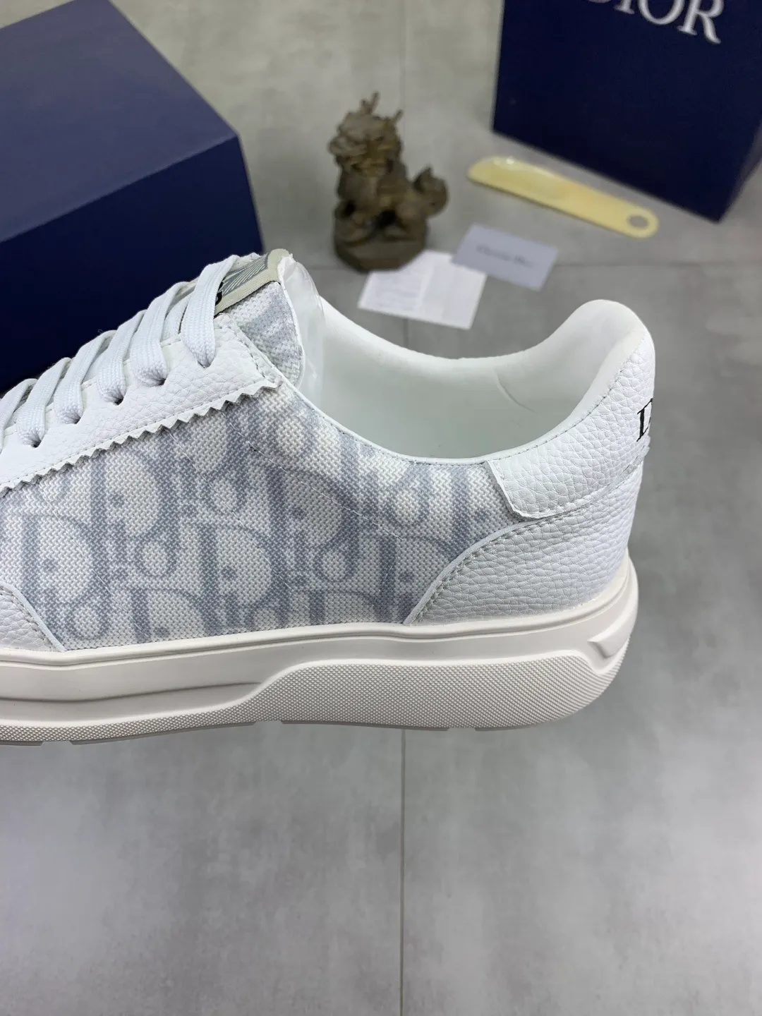 Men's men's shoes P420💰[New style]🆘[Dior] Dior original lace-up low-top men's shoes Classic casual shoes 🔥This model is the official classic model with high quality and made by famous original designers. It is made of high-quality cowhide with original materials➕comfortable and breathable mesh lining➕pigskin insole. The perfect last shape and generous and fashionable design have attracted many consumers and are suitable for drivers to drive🚗. What you want is the best quality in the market. Color: 4️⃣Color Code number: 38--44 (45 customized)